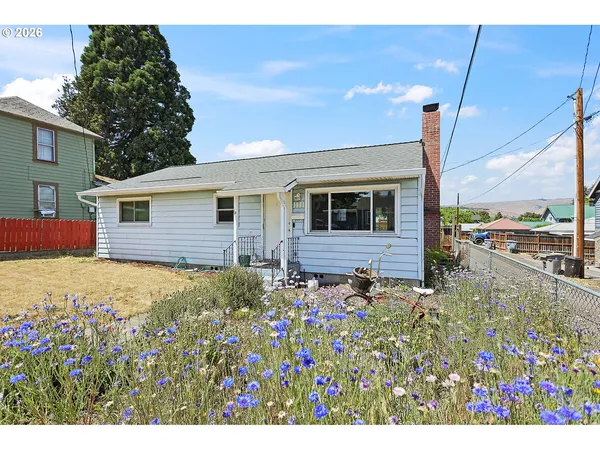 $375,000 | 1111 Mt Hood Street, The Dalles, OR 97058