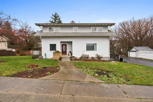 $379,000 | 1002 South Mill Street, Colfax, WA 99111