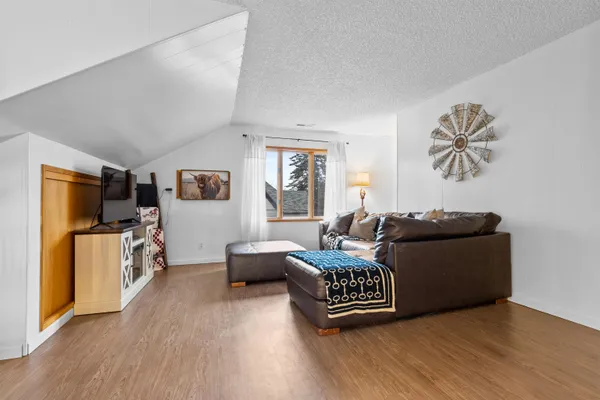 $379,000 | 1002 South Mill Street, Colfax, WA 99111