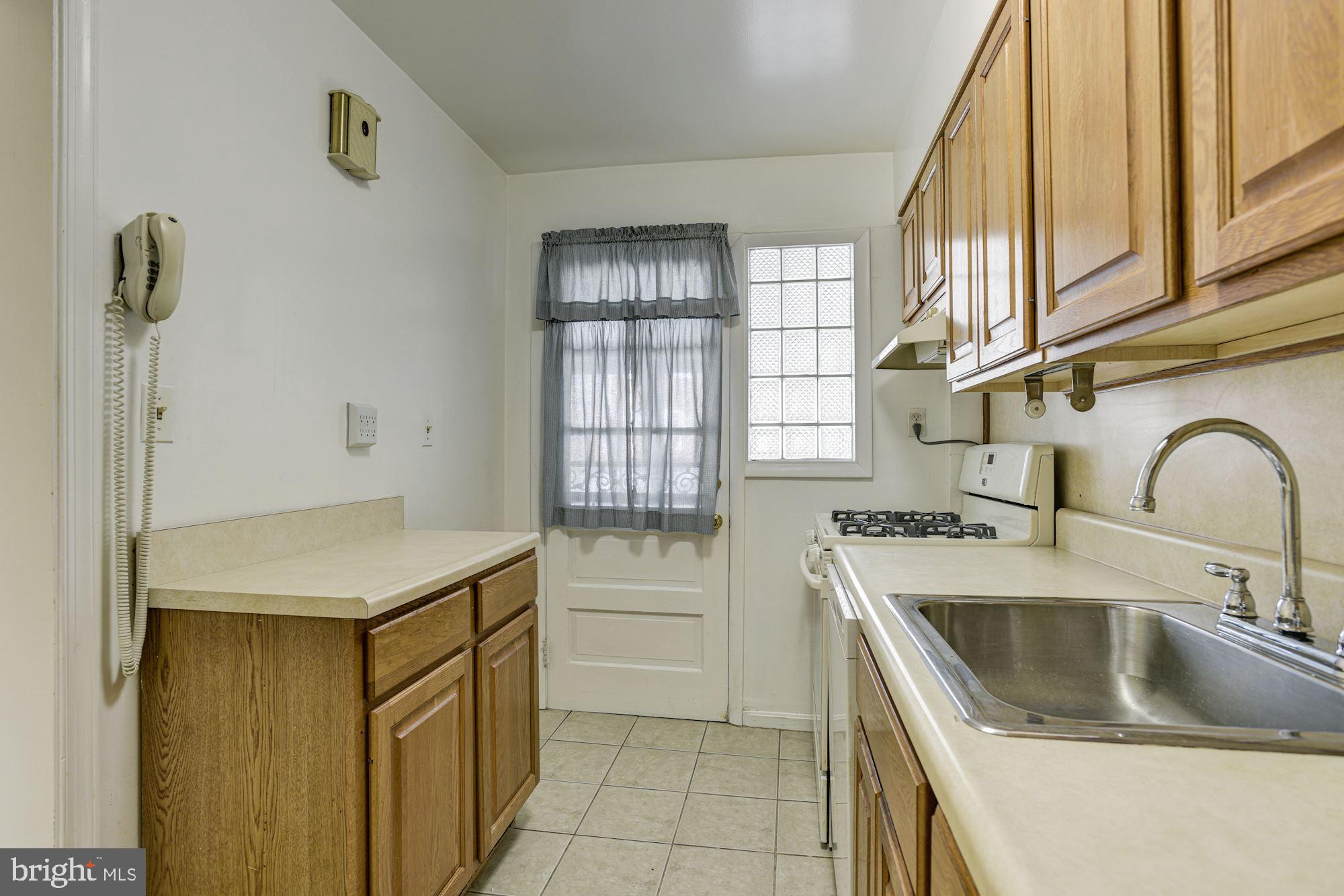 7814 Wynbrook Road Baltimore, MD 21224 - Photo 11 of 26 Kitchen