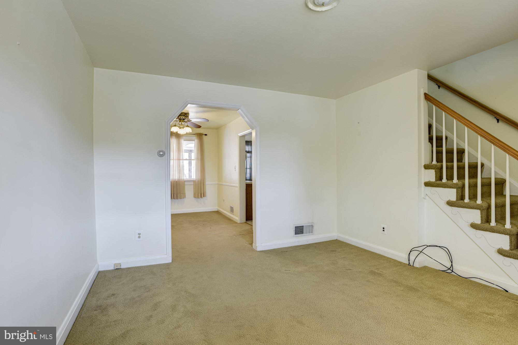 7814 Wynbrook Road Baltimore, MD 21224 - Photo 7 of 26 Living Room