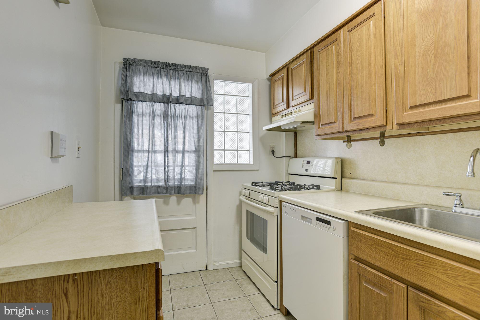 7814 Wynbrook Road Baltimore, MD 21224 - Photo 10 of 26 Kitchen
