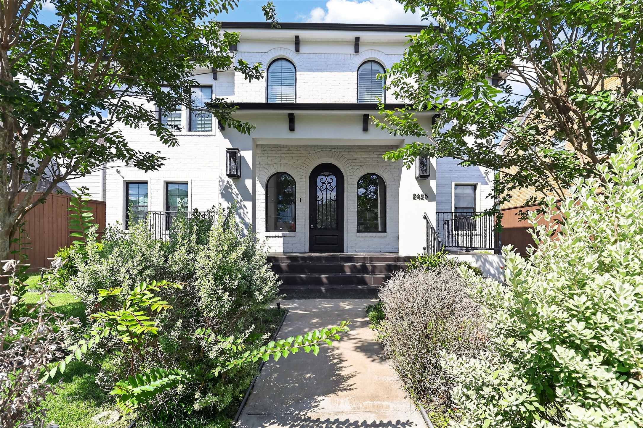 2425 Binz Street Houston, TX 77004 - Photo 1 of 26