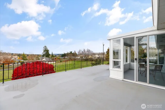 $630,000 | 622 Southwest Fairhaven Drive, Oak Harbor, WA 98277