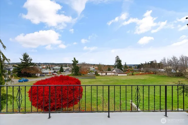 $630,000 | 622 Southwest Fairhaven Drive, Oak Harbor, WA 98277