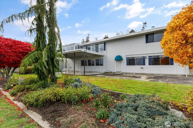 $630,000 | 622 Southwest Fairhaven Drive, Oak Harbor, WA 98277