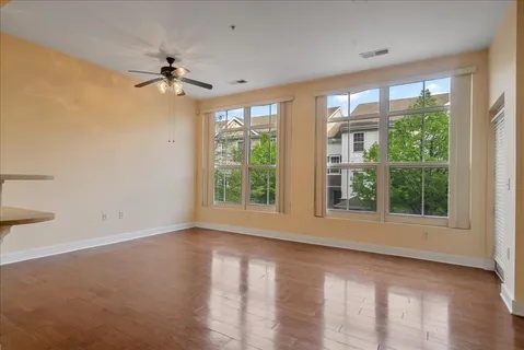 $449,000 | 3 Greenwich Drive, Unit 85, Jersey City, NJ 07305
