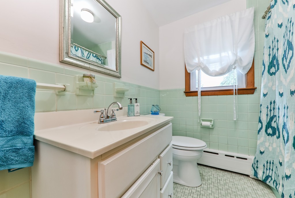 18 Graystone Road Stoneham, MA 02180 - Photo 15 of 24 Gallery Image 15