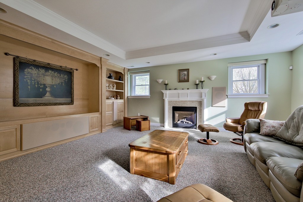 204 Davis Road Carlisle, MA 01741 - Photo 5 of 28 Gallery Image 5