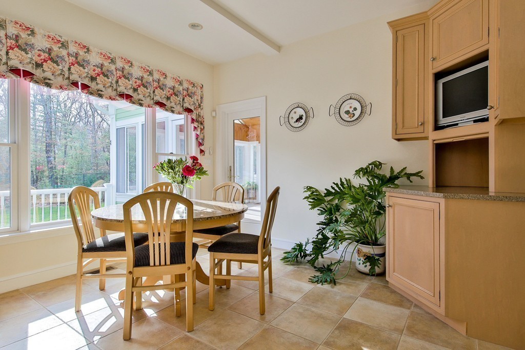 204 Davis Road Carlisle, MA 01741 - Photo 9 of 28 Gallery Image 9