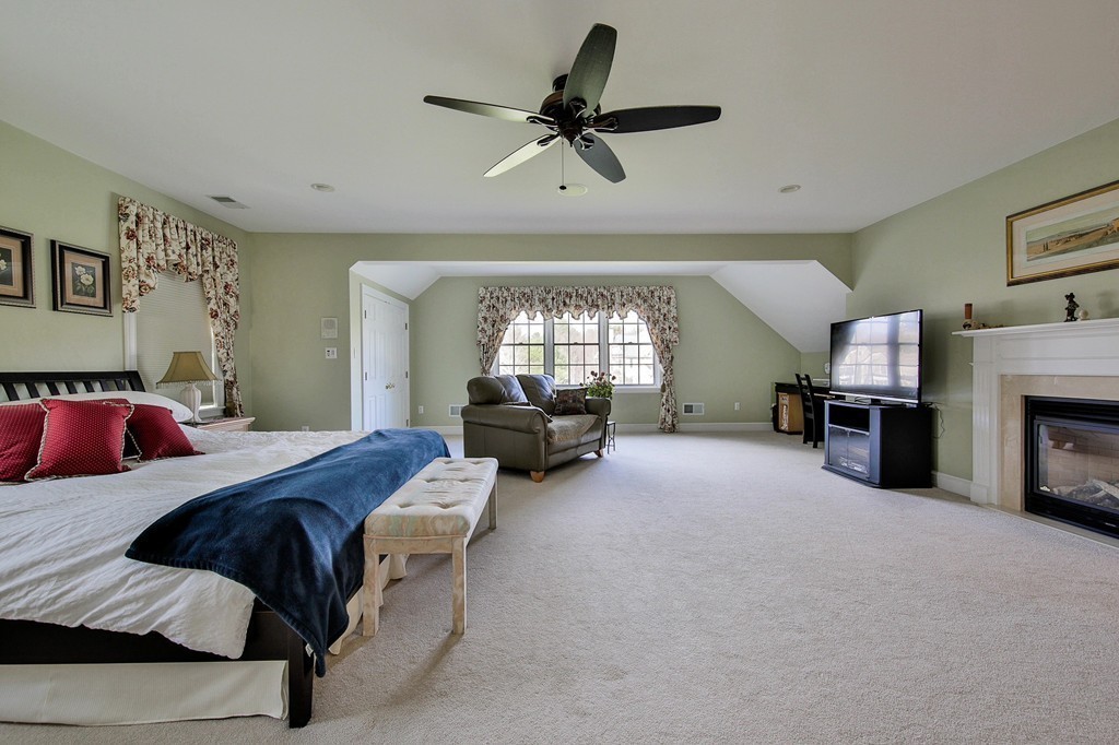 204 Davis Road Carlisle, MA 01741 - Photo 10 of 28 Gallery Image 10