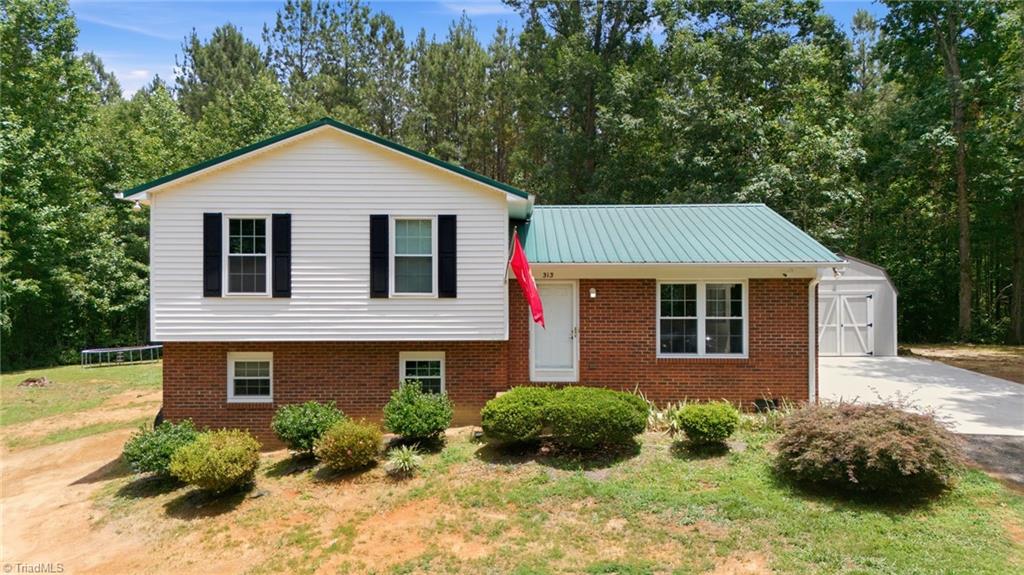 313 Beckner Road Lexington, NC 27292 - Photo 2 of 44
