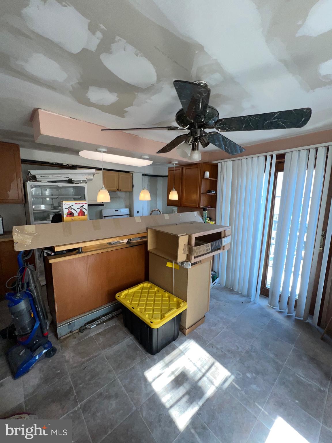 7062 Clinton Road Upper Darby, PA 19082 - Photo 3 of 11
