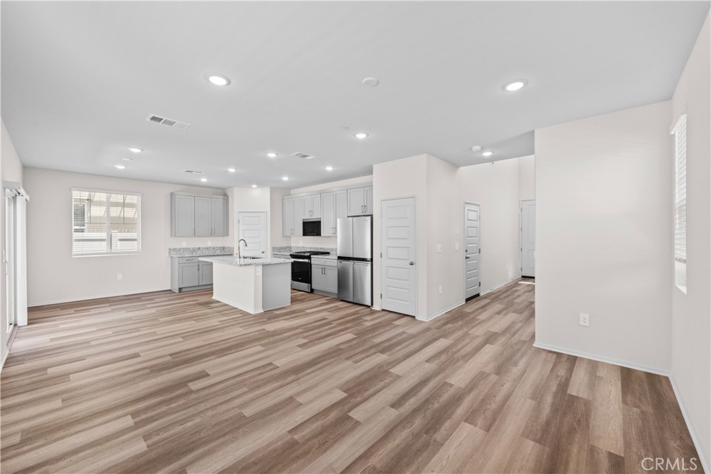 28577 Via Roble Temecula, CA 92591 - Photo 10 of 54