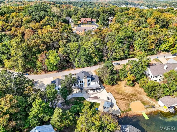 $599,900 | 9381 East Vista Drive, Hillsboro, MO 63050