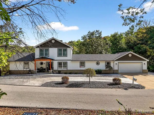 $599,900 | 9381 East Vista Drive, Hillsboro, MO 63050