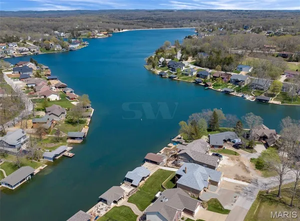 $599,900 | 9381 East Vista Drive, Hillsboro, MO 63050