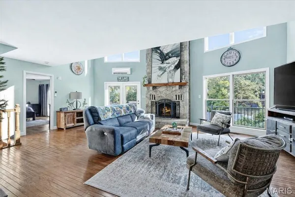 $599,900 | 9381 East Vista Drive, Hillsboro, MO 63050