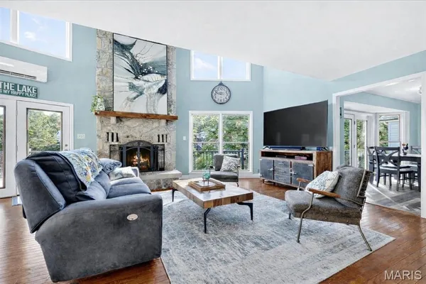 $599,900 | 9381 East Vista Drive, Hillsboro, MO 63050