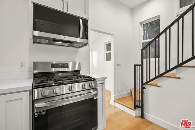 $11,995 | 318 Huntley Drive, West Hollywood, CA 90048