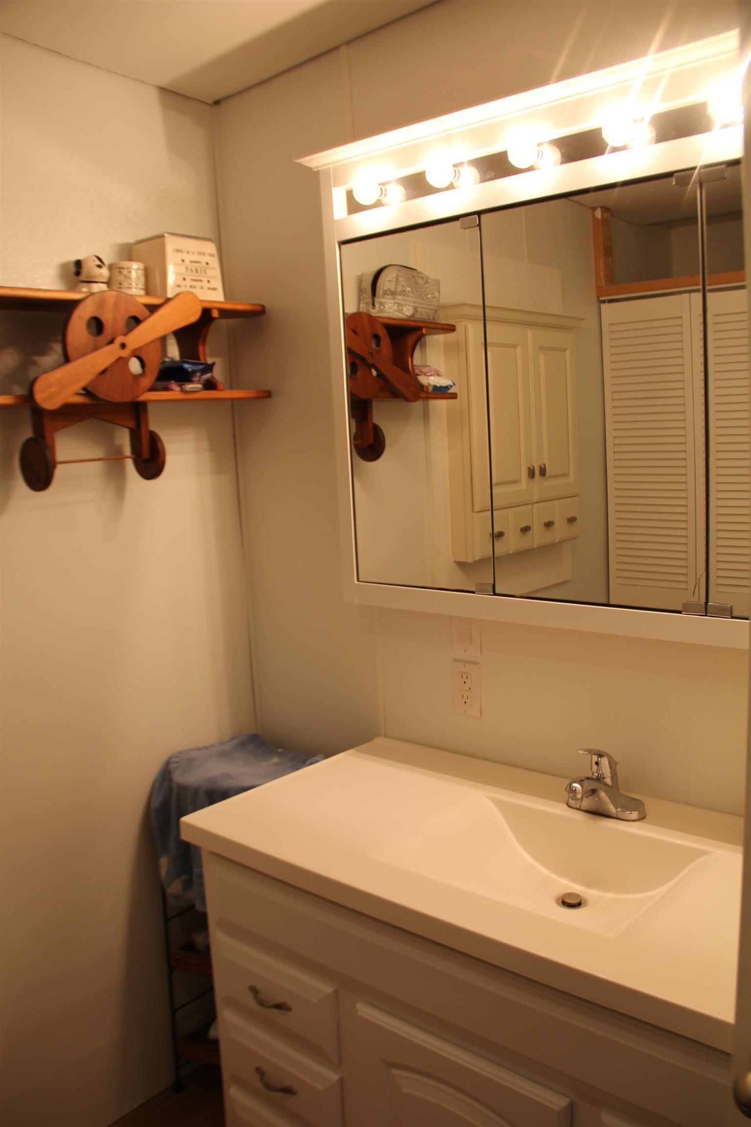 159 Myers Road Winchester, TN 37398 - Photo 22 of 26 Vanity Bathroom 2