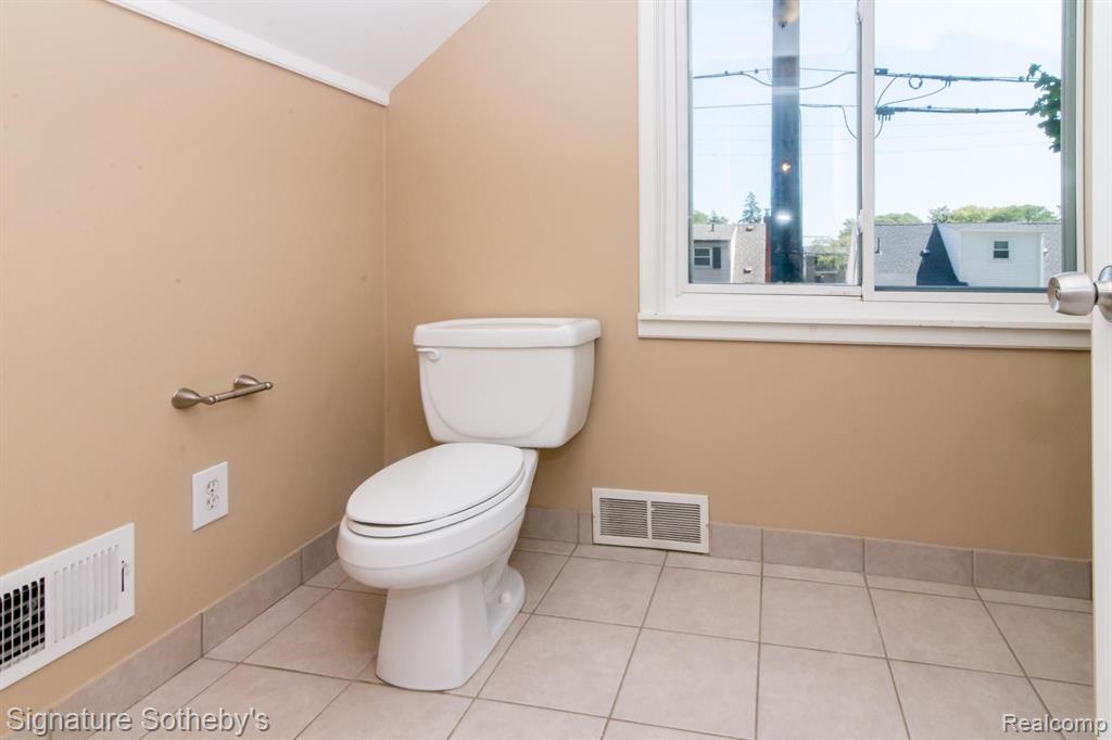 2850 Windemere Road Birmingham, MI 48009 - Photo 24 of 42