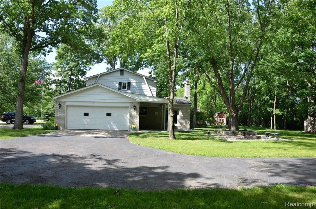 21769 Meridian Road Grosse Ile, MI 48138 - Photo 2 of 25 DSC_8500.JPG