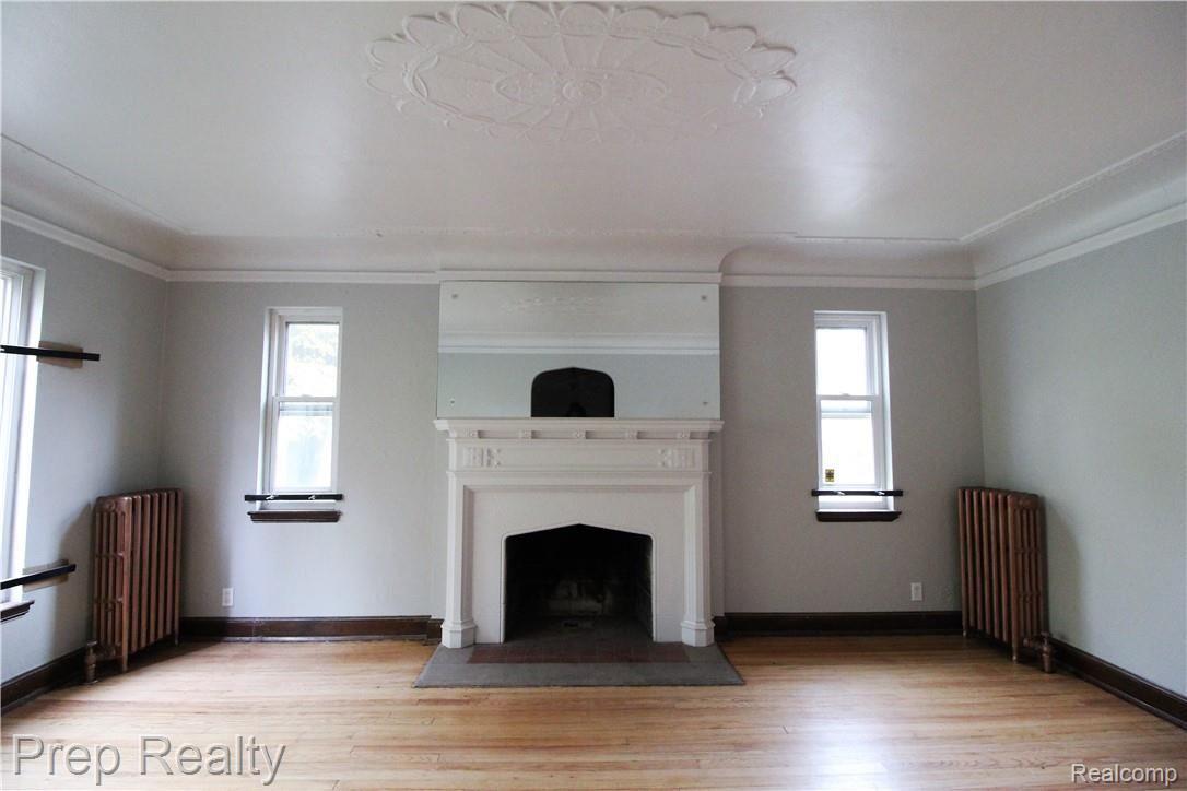 5116 Audubon Road Detroit, MI 48224 - Photo 4 of 19 2 Living Room 4.JPG