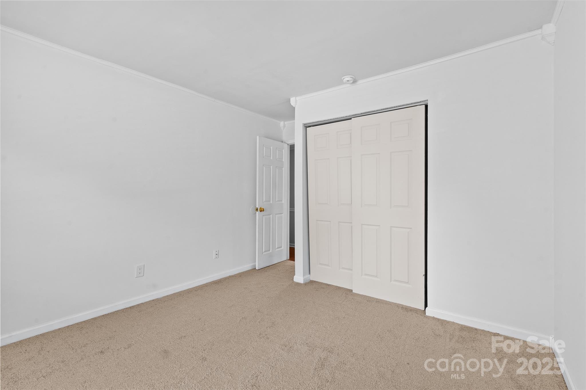 6221 Thermal Road Charlotte, NC 28211 - Photo 21 of 36 a view of an empty room