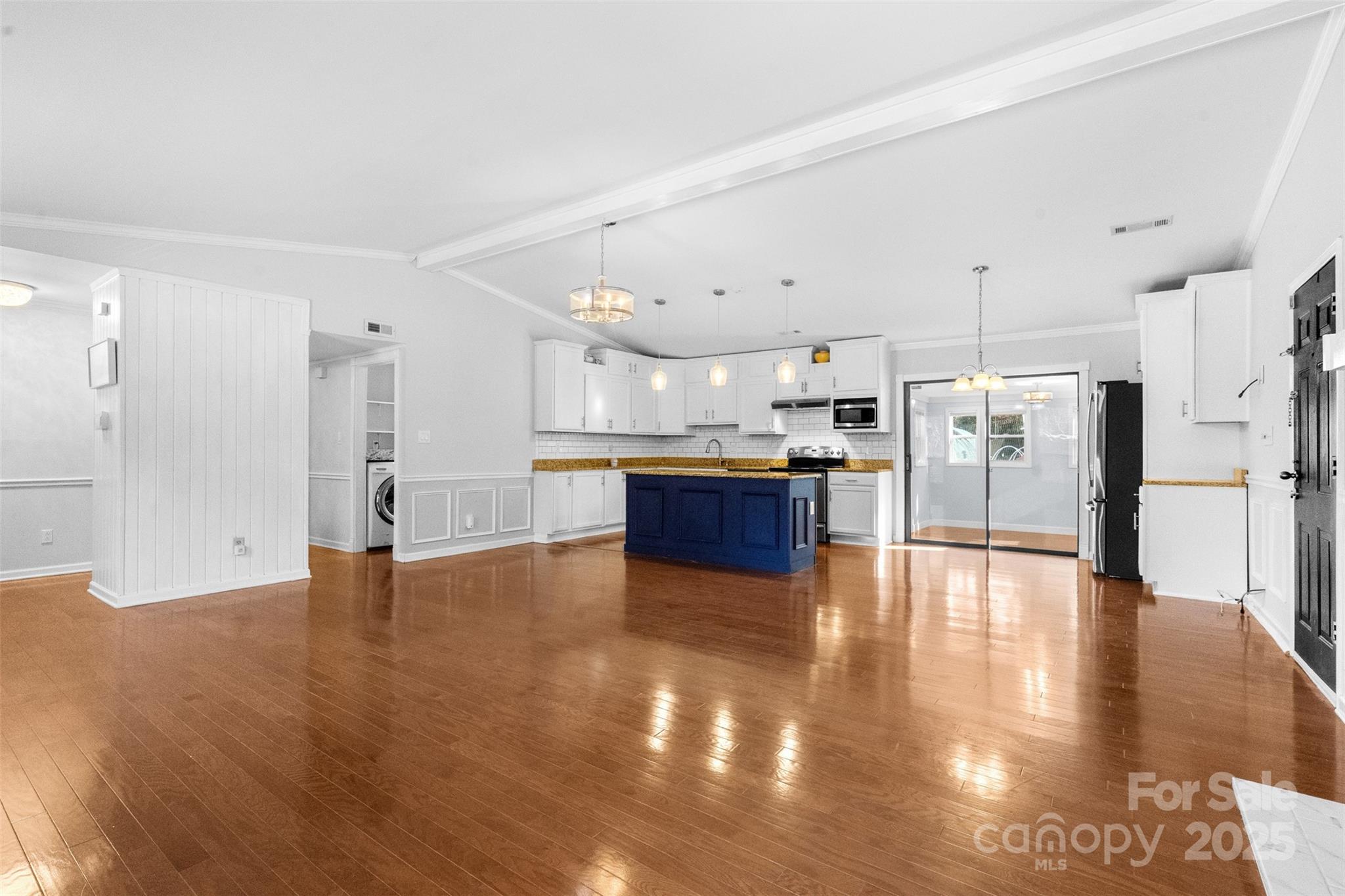 6221 Thermal Road Charlotte, NC 28211 - Photo 6 of 36 a large kitchen with stainless steel appliances granite countertop a refrigerator and a stove
