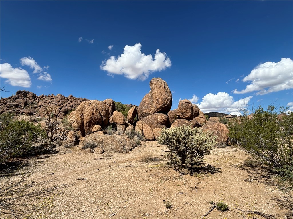12 South La Cienega Ranch Road Yucca, AZ 86438 - Photo 21 of 32 View