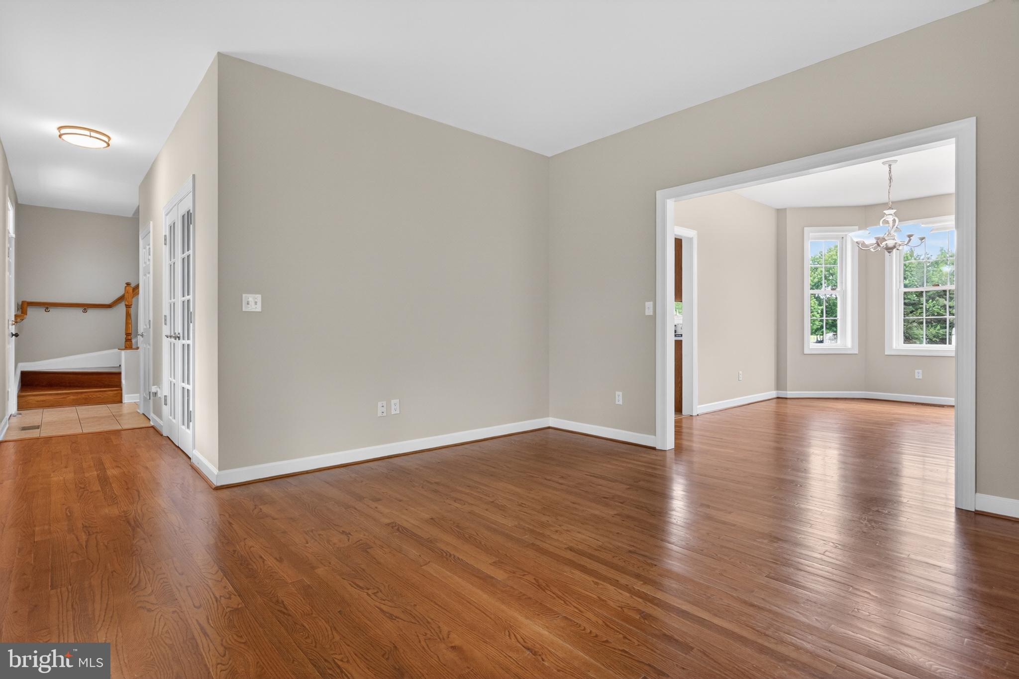 337 Roe Ingleside Road Centreville, MD 21617 - Photo 19 of 56 a view of a livingroom with wooden floor