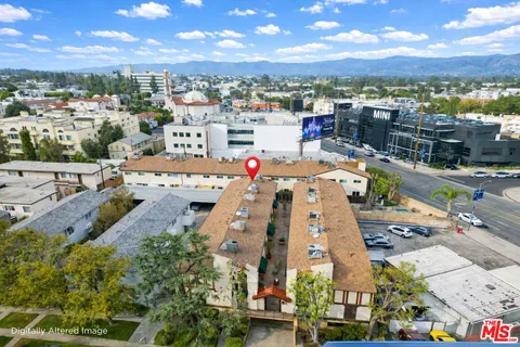 a picture of city view