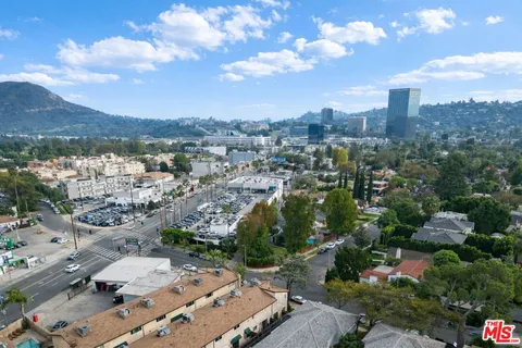 a picture of city view