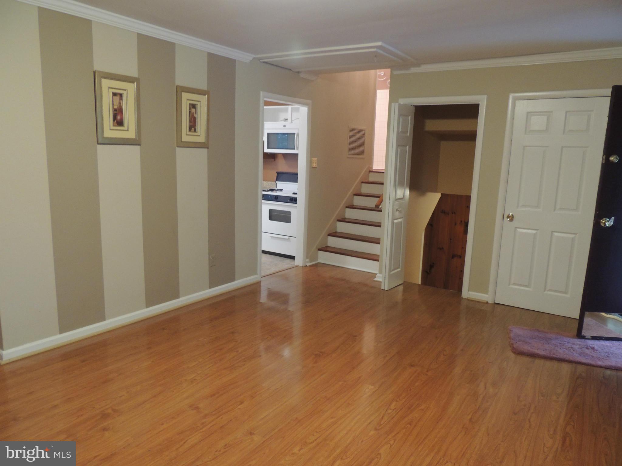 18332 Sharon Road Triangle, VA 22172 - Photo 4 of 13 Living Room