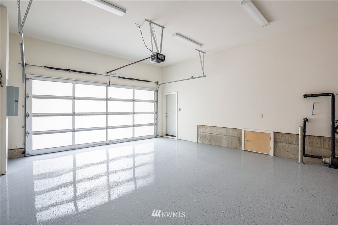 3217 East Spring Street Seattle, WA 98122 - Photo 32 of 33 a view of a garage