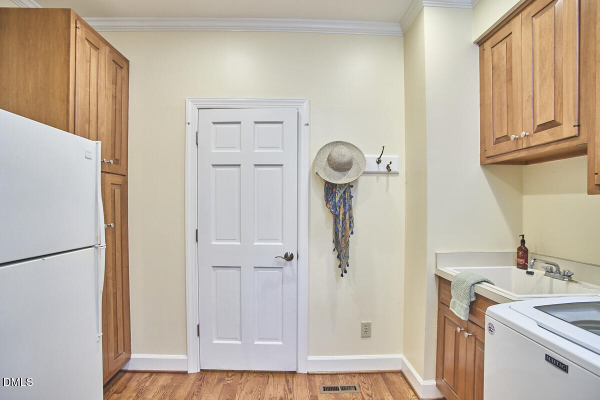 3105 Whitfield Road Chapel Hill, NC 27514 - Photo 56 of 77 Laundry