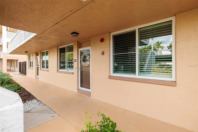 $219,900 | 5095 Bay Street Northeast, Unit 102, St. Petersburg, FL 33703