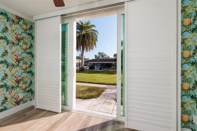 $219,900 | 5095 Bay Street Northeast, Unit 102, St. Petersburg, FL 33703