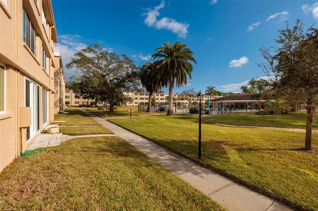 $219,900 | 5095 Bay Street Northeast, Unit 102, St. Petersburg, FL 33703