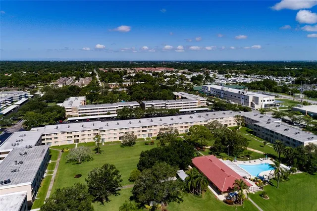 $219,900 | 5095 Bay Street Northeast, Unit 102, St. Petersburg, FL 33703