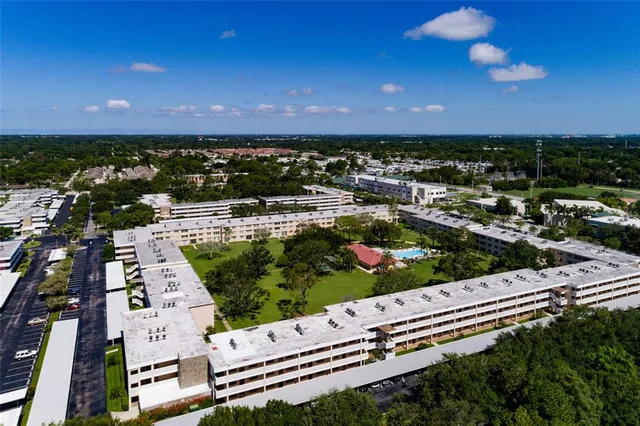 $219,900 | 5095 Bay Street Northeast, Unit 102, St. Petersburg, FL 33703