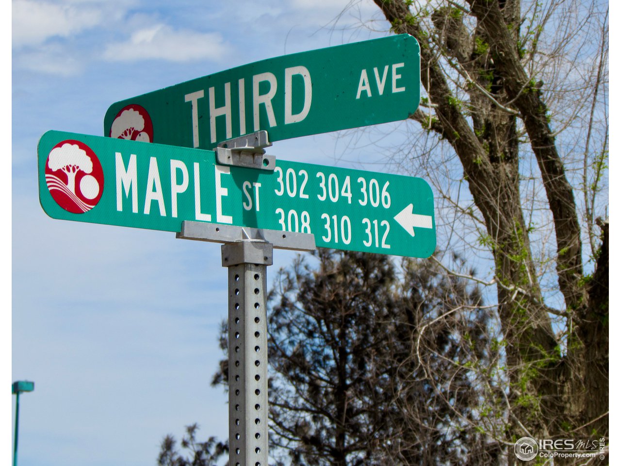 a sign that is on a brick wall