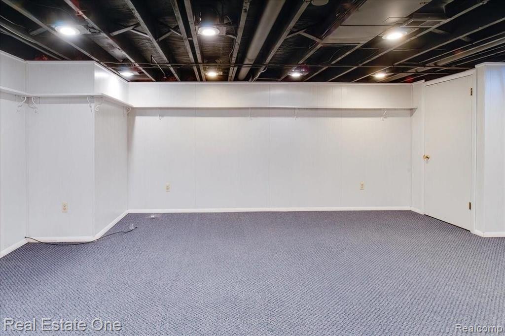 2051 Warrington Road Rochester Hills, MI 48307 - Photo 46 of 64