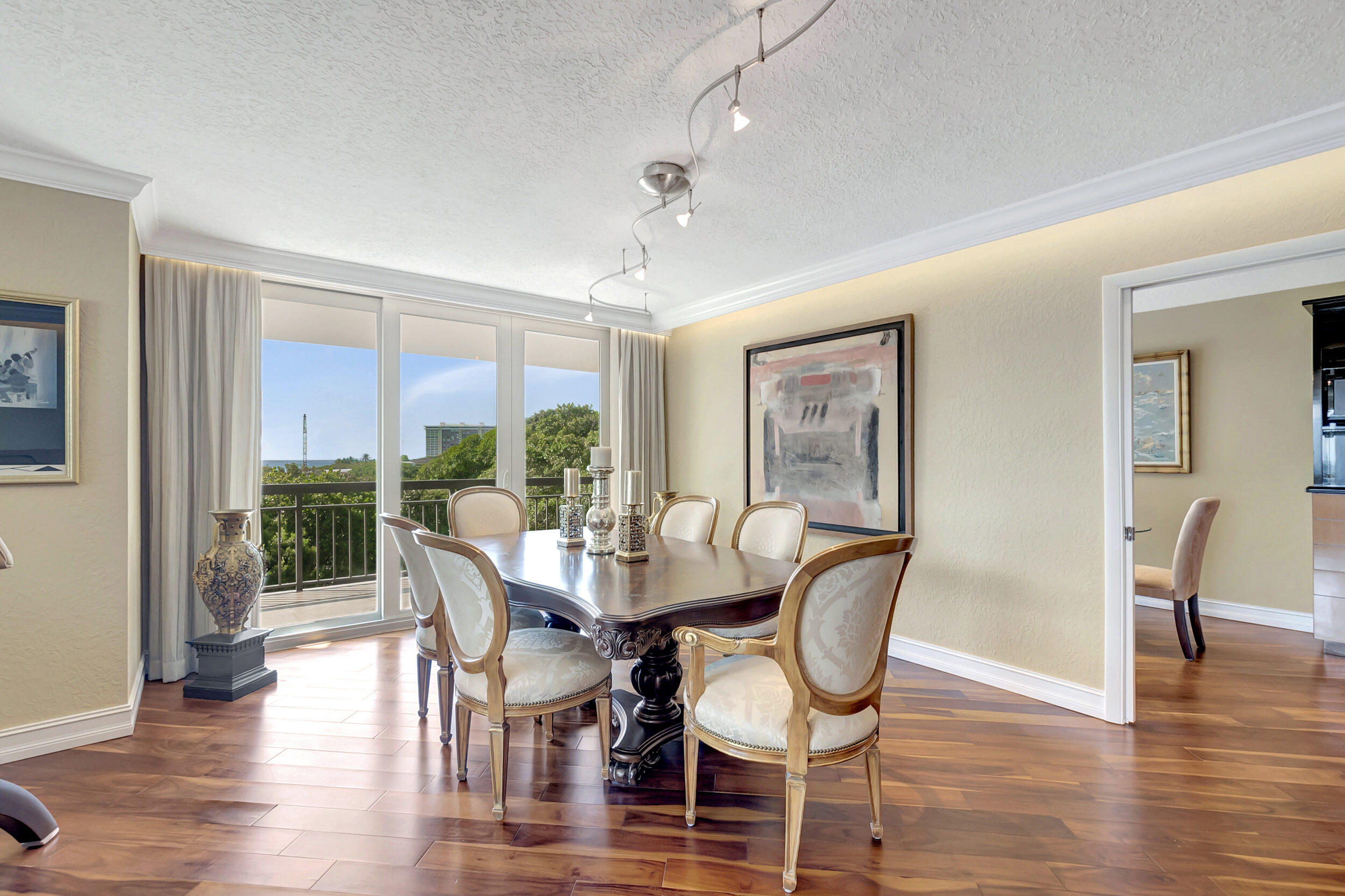 901 East Camino Real, Unit 5C Boca Raton, FL 33432 - Photo 17 of 68 DINING ROOM