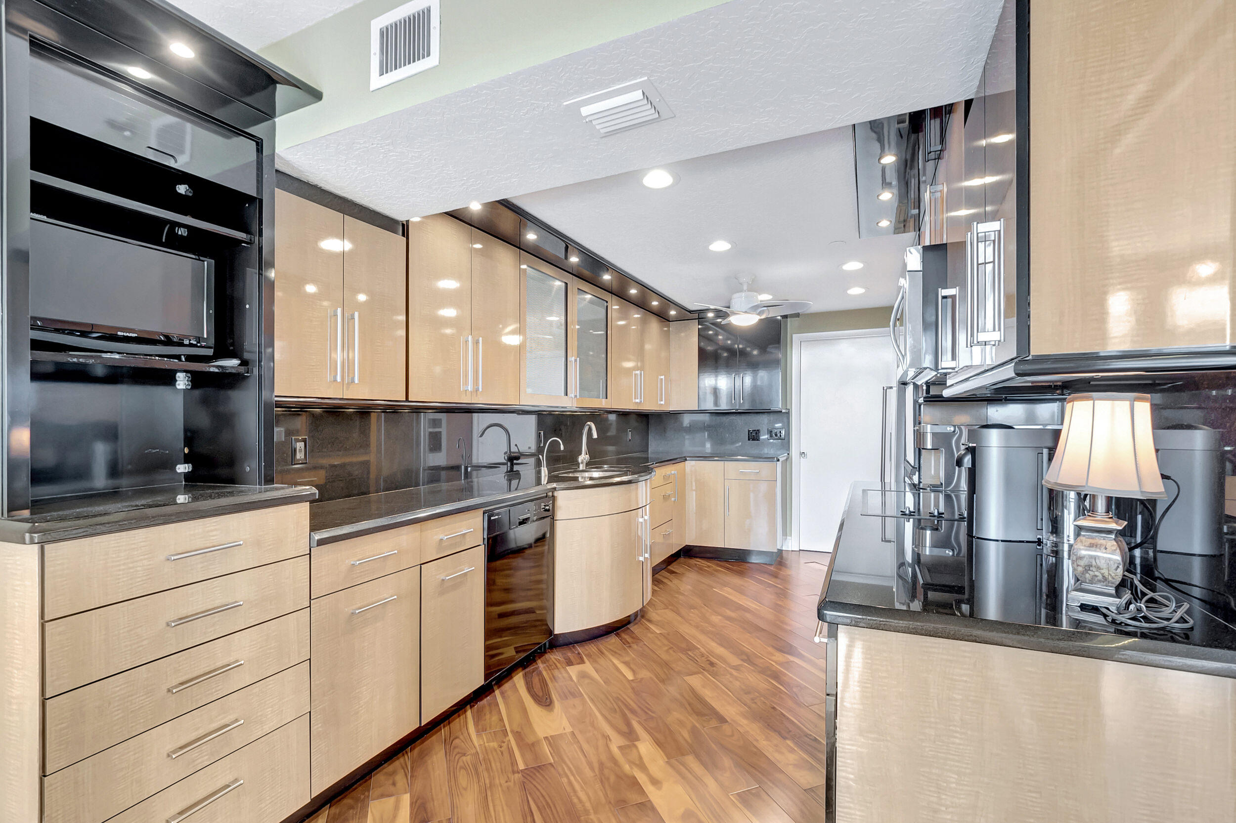 901 East Camino Real, Unit 5C Boca Raton, FL 33432 - Photo 18 of 68 KITCHEN