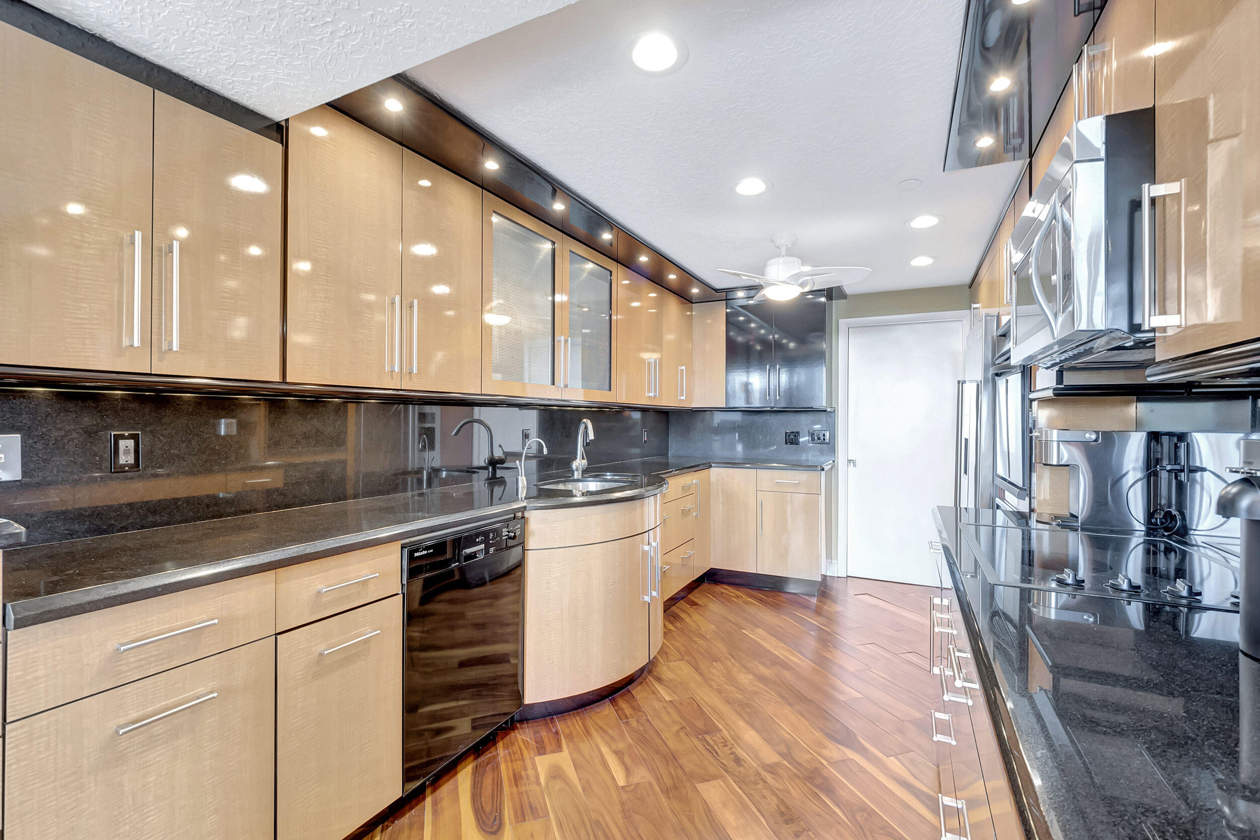901 East Camino Real, Unit 5C Boca Raton, FL 33432 - Photo 20 of 68 KITCHEN