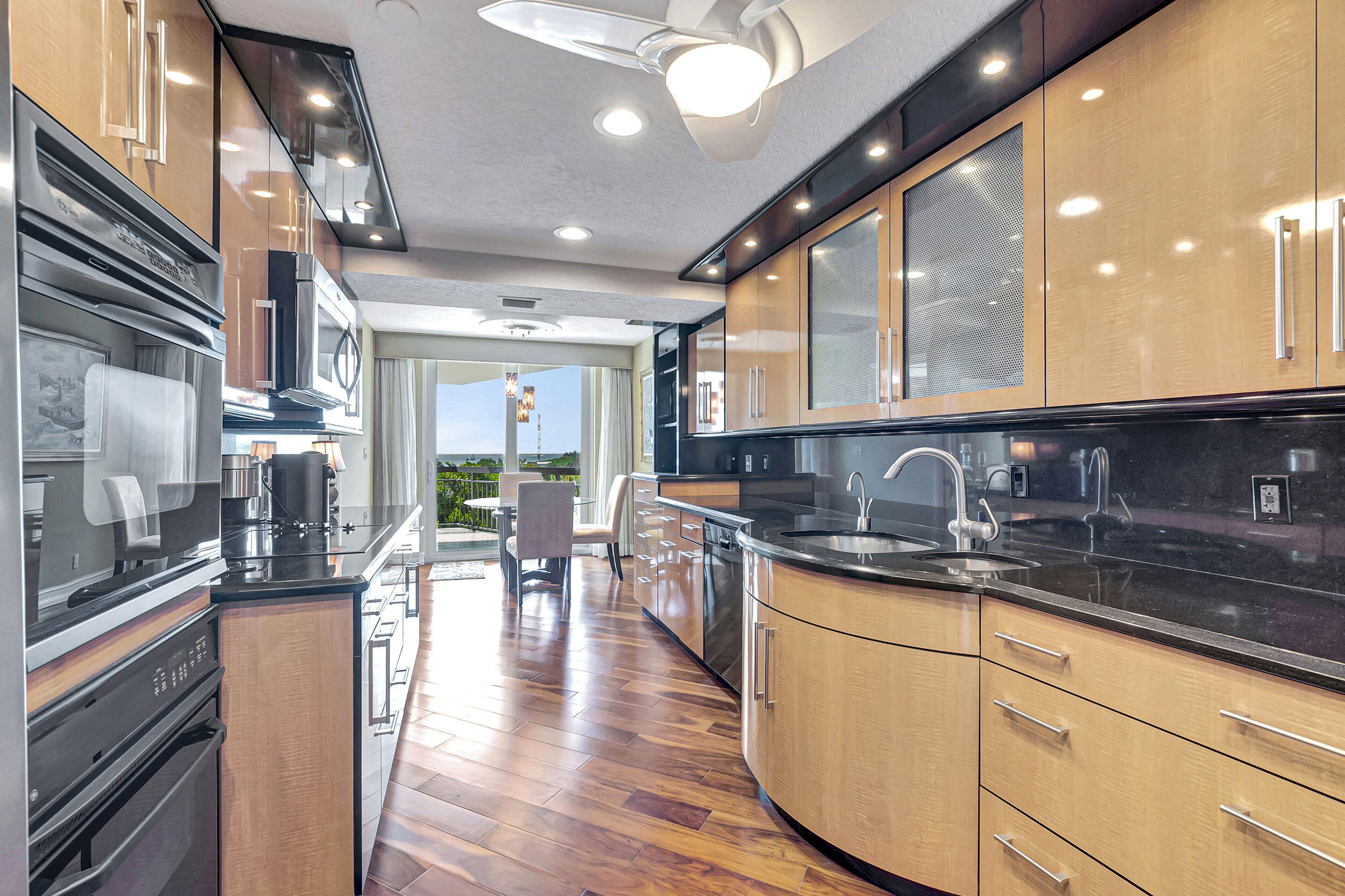 901 East Camino Real, Unit 5C Boca Raton, FL 33432 - Photo 21 of 68 KITCHEN