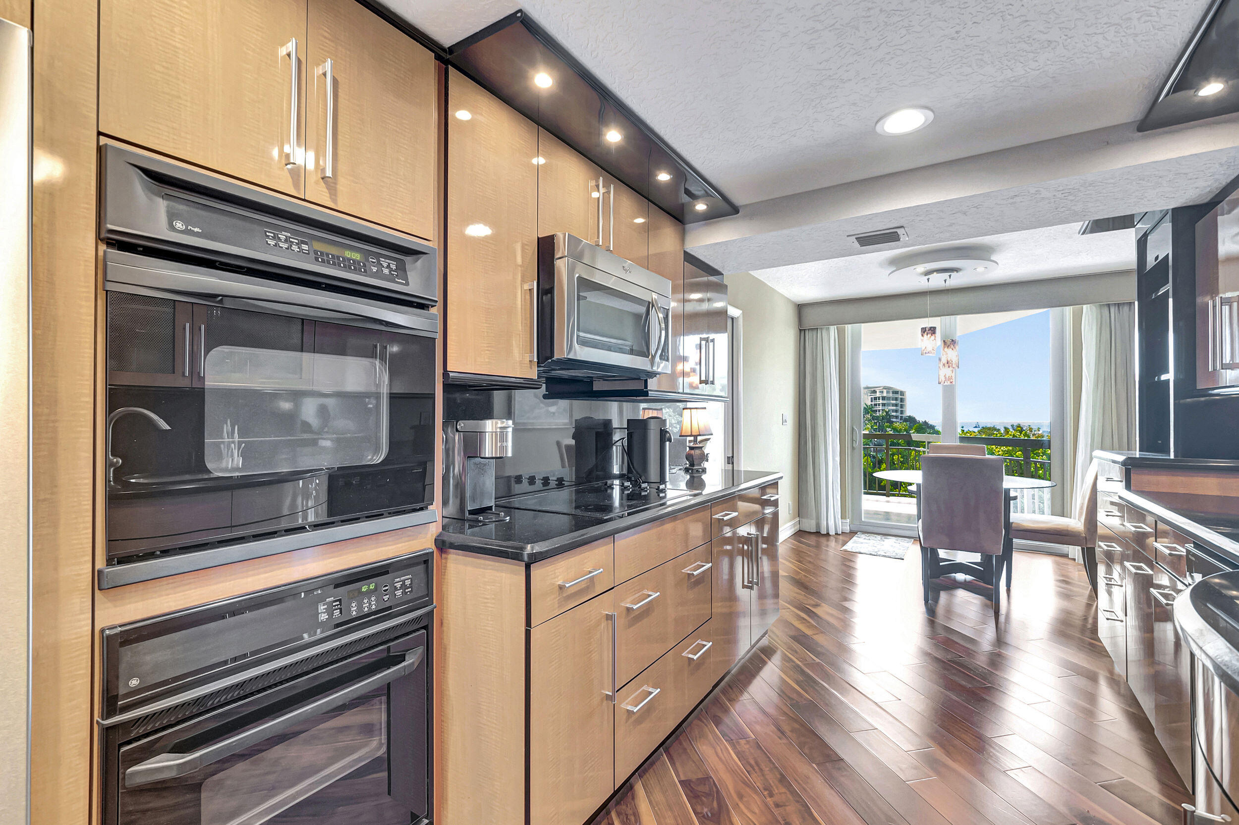 901 East Camino Real, Unit 5C Boca Raton, FL 33432 - Photo 22 of 68 KITCHEN