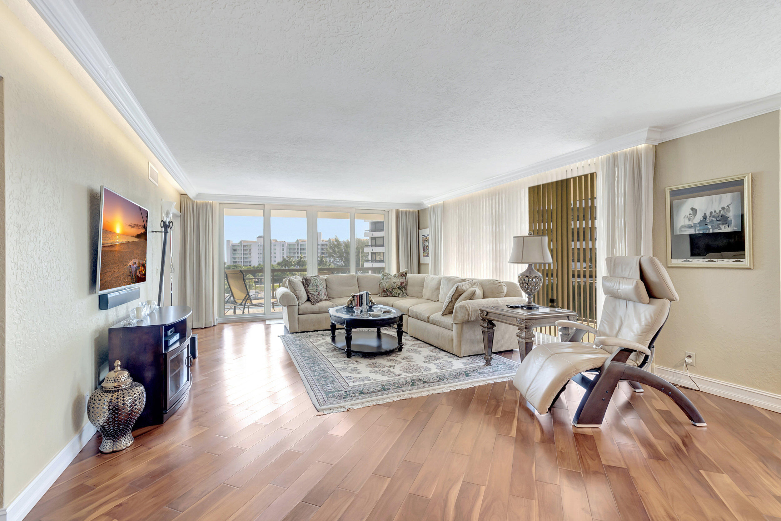 901 East Camino Real, Unit 5C Boca Raton, FL 33432 - Photo 24 of 68 LIVING ROOM